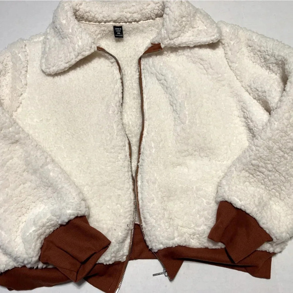 JustFab Jackets & Blazers - Women zip up white and brown teddy, cozy long sleeve for casual comfort.